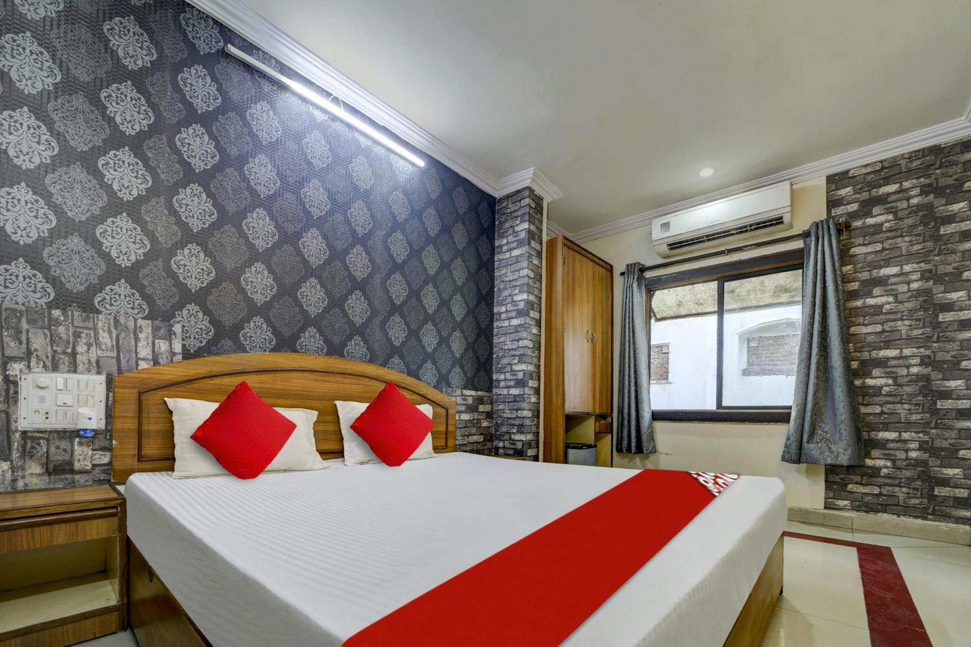 Oyo Flagship 81248 Hotel Satya Vilas Bhopal Buitenkant foto