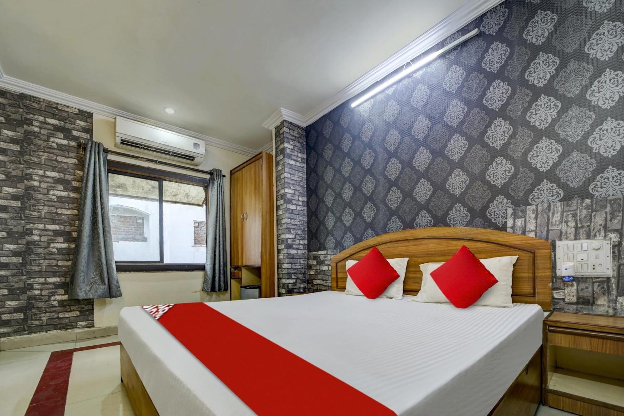 Oyo Flagship 81248 Hotel Satya Vilas Bhopal Buitenkant foto
